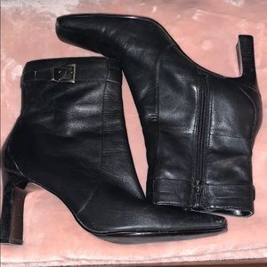 Ankle boot.   BANDOLINO